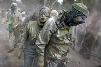 Flour war in Greece