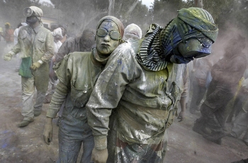 Flour war in Greece